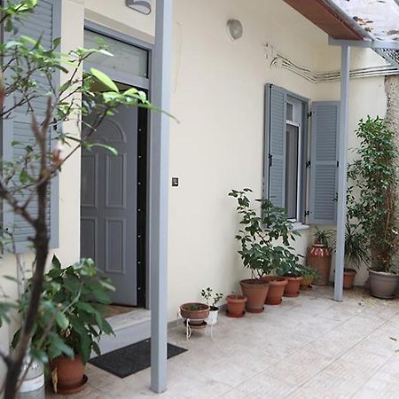 Όμορφο Διαμέρισμα Σε Διατηρητέο Κτίσμα Στην Αθήνα Luaran gambar