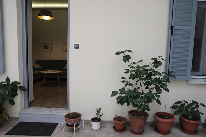 Όμορφο Διαμέρισμα Σε Διατηρητέο Κτίσμα Στην Αθήνα Luaran gambar